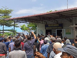 Protes Petugas Dinas Kelautan-Perikanan Arogan, Pedagang di Aceh Gelar Demo