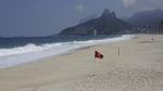 Duh! Pantai Brasil di Lockdown Lagi