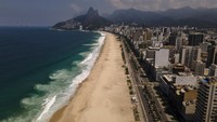 Rio de Janeiro menutup pantai-pantainya yang terkenal dalam upaya untuk menahan lonjakan COVID-19. AP Photo/Lucas Dumphreys