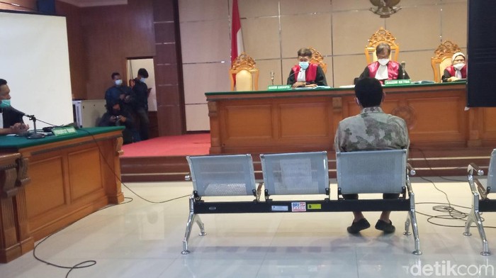Eks Bupati Bogor Rachmat Yasin jalani sidang vonis