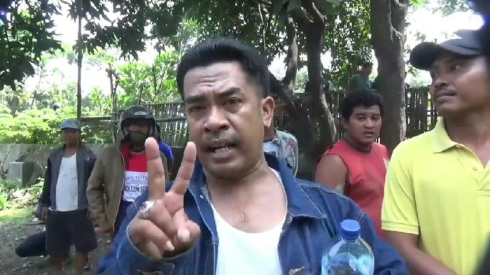 EM, suami kades yang kepergok selingkuh dan bugil