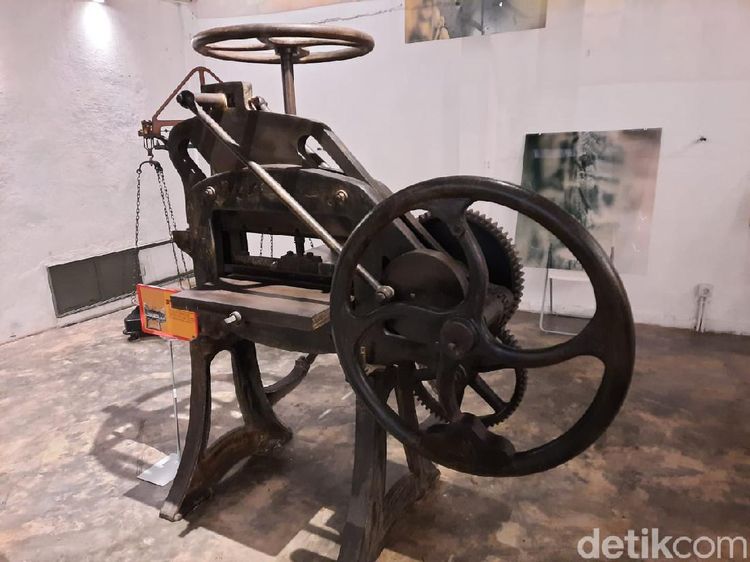 Potret Mesin Pencetak Uang Kuno di Galeri Museum Peruri