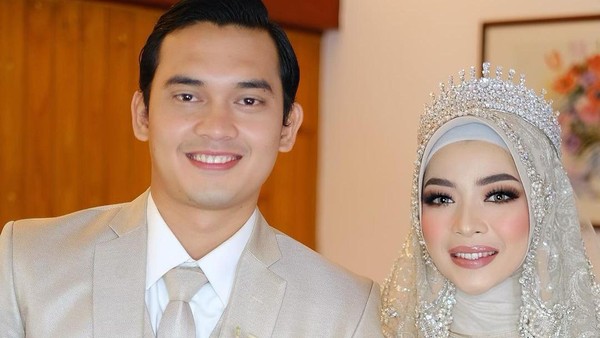 8 Inspirasi Pernikahan Ikbal Ikatan Cinta dengan Hijabers Dokter Muda