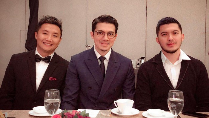 Romantisnya Irwansyah dan Zaskia Sungkar Saat Nikmati Floating Breakfast