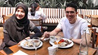 Zaskia Sungkar menjadi sorotan usai memperlihatkan wajah anak angkatnya. Putri cantik yang diadopsi tersebut diberi nama Humaira. Foto: Instagram @irwansyah_15
