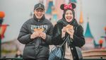 Romantisnya Irwansyah dan Zaskia Sungkar Saat Nikmati Floating Breakfast