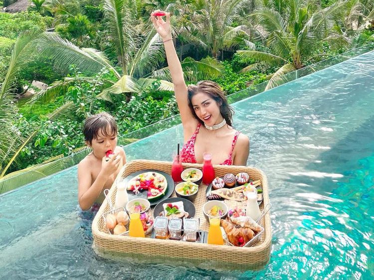Berteman dengan Nobu, Jessica Iskandar Sering Cicipi Makanan Enak di Bali