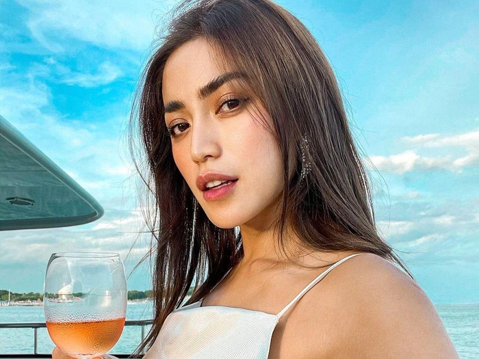 Jessica Iskandar Nikmati Hidup di Bali, Cicip Banyak Makanan Enak