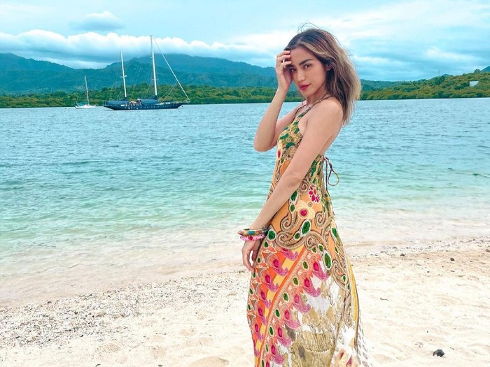 Jessica Iskandar Nikmati Hidup di Bali, Cicip Banyak Makanan Enak