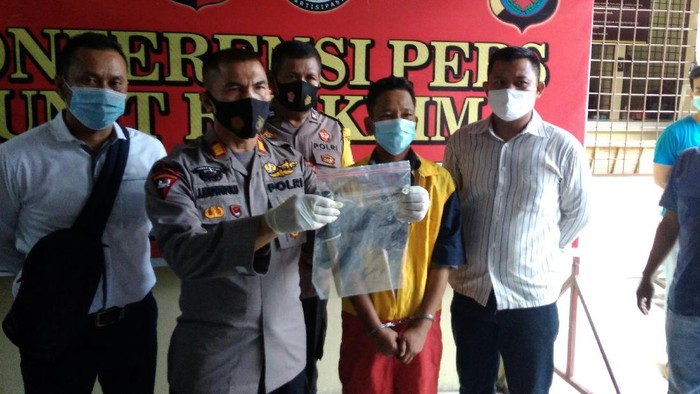 Konferensi pers penangkapan pelaku pembunuhan di Percut Sei Tuan (Datuk-detikcom)