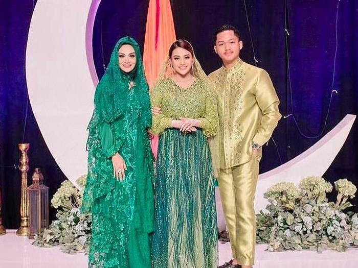 Krisdayanti, Aurel, dan Azriel