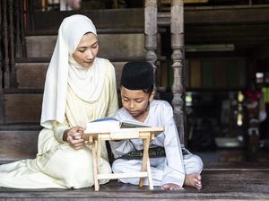 Surah An-Nas Ayat 1-6 agar Manusia Memohon Perlindungan Allah SWT