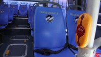 Kapasitas bus listrik dapat menampung sebanyak 50-60 orang dengan jumlah kursi sebanyak 30 unit.