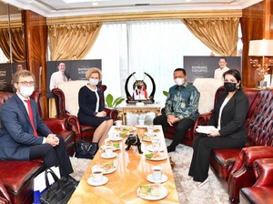 Ketua MPR Sebut Pemerintah Perlu Teken Pengadaan Vaksin Rusia