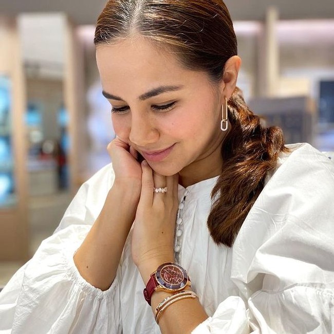 Noor Nabila sendiri cukup aktif membagikan foto-foto kegiatannya di media sosial Instagram. Dirinya terlihat beberapa kali membagikan fotonya ketika tengah bersepeda. Foto: dok. Instagram/@noornabila