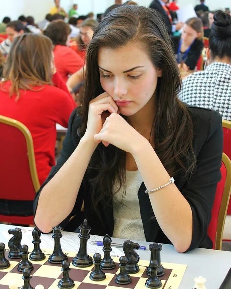 Pecatur wanita juga banyak yang merajai Chess.com. Ini dia beberapa di antaranya.