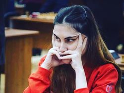 Pecatur Cantik dan Top di Chess.com, Auto Jatuh Cinta