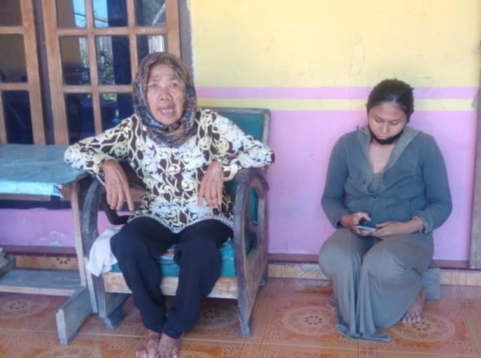 pembeli cabai dicat Novi Hanifah (29), salah satu keluarga dari Suryati