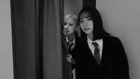 Hyeri memperlakukanku selayaknya kakak ke adiknya, dia nggak pernah marah atau membuatku nggak nyaman, ungkap Rosé. (Foto: dok. Instagram @roses_are_rosie)  