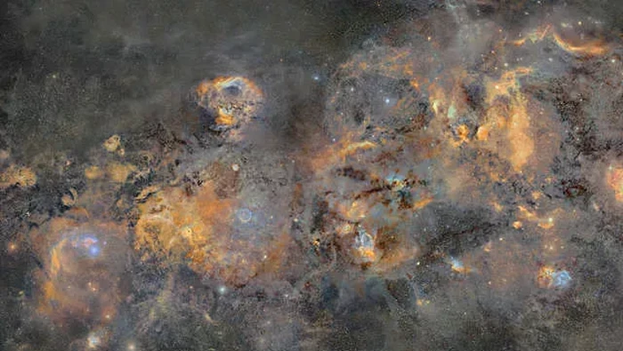 Astrofotografer J-P Metsavainio yang menghabikan waktu selama 12 tahun untuk membuat peta galaksi bima sakti.