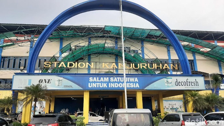 Pengamanan ketat laga Grup B Piala Menpora 2021 di Stadion Kanjuruhan