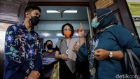 Sidang perdana perceraian itu berlangsung cukup singkat, sekitar 10 hingga 15 menit.