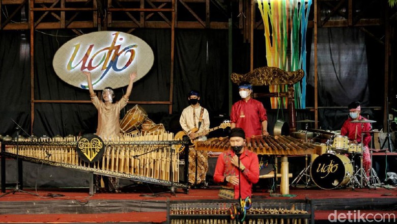 Saung Angklung Udjo Saung Angklung Udjo