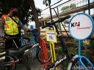 #ParkirUntukSepeda di 22 Stasiun KRL: Banyak Rak Sepeda Masih Kosong