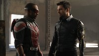 Serial original terbaru Marvel Studios’ ‘The Falcon and The Winter Soldier’ telah tayang di Disney+ Hotstar mulai 19 Maret dengan episode baru yang akan tayang setiap Jumat. Serial ini melanjutkan kisah duo heroik Sam Wilson alias The Falcon dan Bucky Barnes alias The Winter Soldier. Foto: dok The Falcon and The Winter Soldier Disney+ Hotstar