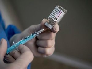 Vaksin AstraZeneca yang Disetop Sementara Jalani Uji Sterilitas-Toksisitas