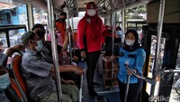 Menurut Ali, bus akan mengangkut berdasarkan titik jemput yang telah ditentukan. Lansia harus mengajukan penjemputan melalui puskesmas setempat. Sebab sistem pengangkutannya sesuai titik jemput yang diajukan oleh puskesmas maupun kecamatan setempat. Lansia kemudian akan diantarkan kembali ke titik jemput usai divaksinasi.