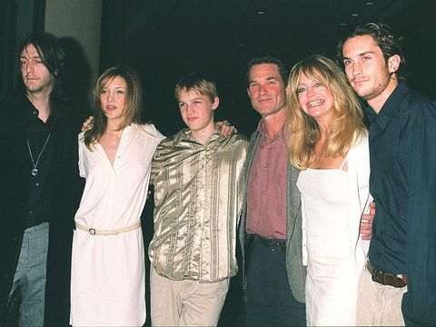 383110 17: Goldie Hawn and family attend the 60th Annual Golden Apple Awards December 10, 2000 in Beverly Hills, CA. From left to right: Chris Robinson (Kate''s boyfriend), Kate Hudson, Wyatt, Kurt Russell, Goldie Hawn and Oliver Hudson. (Photo by Newsmakers)