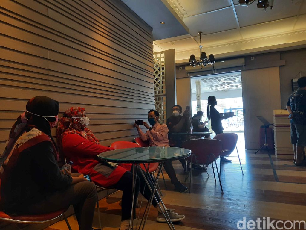 Zangrandi Ice Cream Resmi Tutup, Hanya Layani Take Away di Hari Terakhir