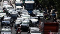 Kemacetan ini terjadi saat jam-jam sibuk.