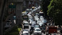 Proyek galian utilitas sedang dilakukan di Jalan Tendean yang mengarah ke Blok M.