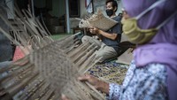 Agus berharap dengan caranya itu warisan leluhur tak hanya terus eksis di tengah dunia yang semakin modern, tetapi juga kesejahteraan masyarakat setempat dapat terus meningkat dan tidak tertinggal dibandingkan daerah lainnya.  