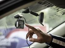 Pasang Aksesoris di Dashboard Mobil, Bahaya atau Tidak?