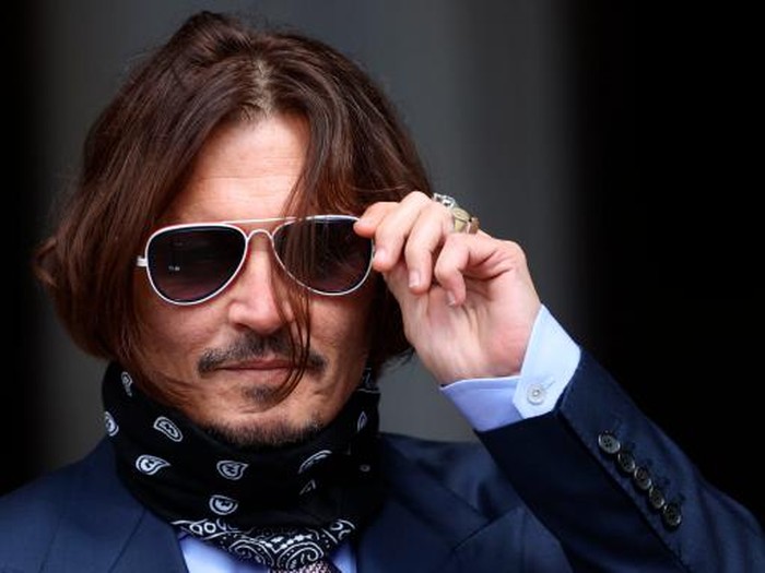 Bobol Rumah Johnny Depp, Orang Ini Malah Asyik Bikin Minuman
