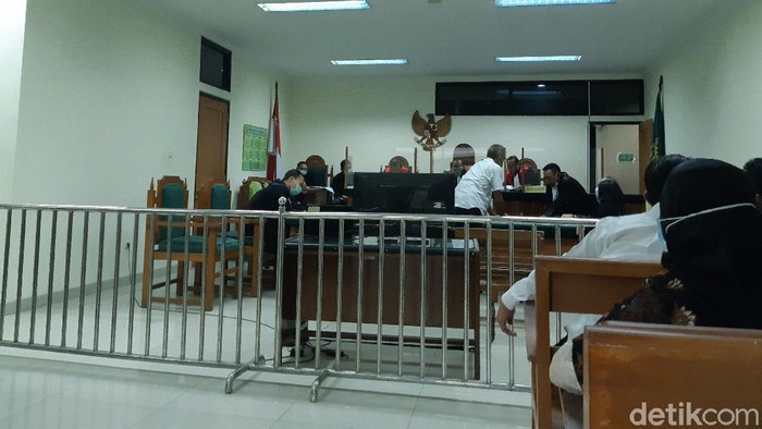 Eks Kadis PU Cilegon Divonis 2 Tahun Penjara