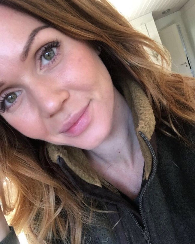 Ketika aku memegang senjata dan menarik pelatuknya ke arah binatang liar, aku merasakan dorongan energi mengalir di pembuluh darahku yang mana sangat membuat candu, yang mana aku tahu aku harus melakukannya lagi, kata Erica dilansir Dailymail. Foto: Instagram @ ericavictoria.e