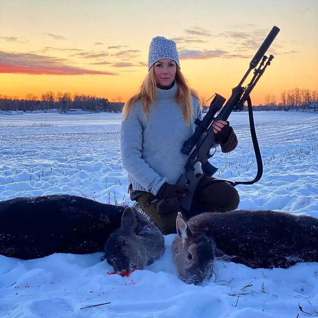 Ia pun mengungkap kesulitan saat berburu hewan. Aku pikir salah satu hal tersulit adalah tidak tahu ada apa dalam kegelapan, sesuatu yang aku harus pelajari untuk bisa menghadapi karena itu cukup menakutkan. Aku ingat dulu aku takut keluar malam untuk berburu babi liar sekarang itu menjadi favoritku, katanya. Foto: Instagram @ ericavictoria.e