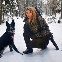 Erica Egonsson punya hobi yang tidak biasa untuk seorang wanita yakni suka berburu binatang liar. Sering mengunggahnya ke Instagram, wanita asal Swedia itu pun kerap mendapatkan hujatan yagn menuduhnya membunuh binatang tidak bersalah. Foto: Instagram @ ericavictoria.e