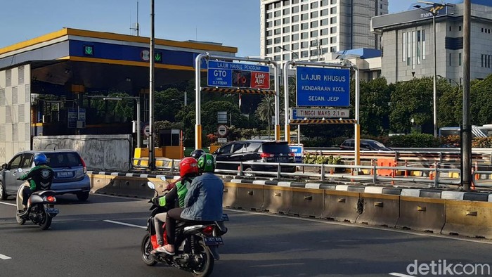 Salah satu lokasi uji coba RFID di Gerbang Tol Semanggi 1.
