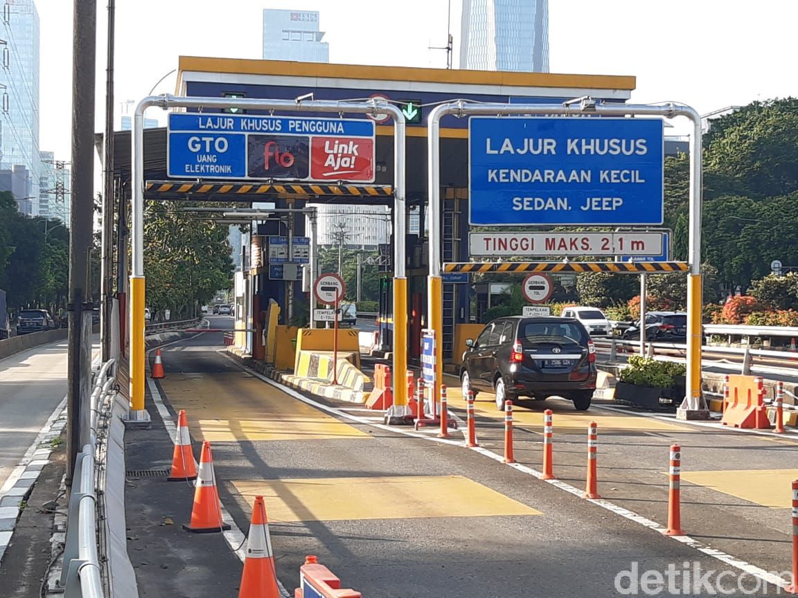 Saya melihat penampakan gerbang tol bayar di Chemangi