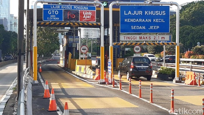 Salah satu lokasi uji coba RFID di Gerbang Tol Semanggi 1.