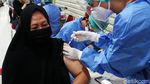 Vaksinasi COVID-19 Kini Sasar Pekerja Mal