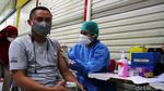Vaksinasi COVID-19 Kini Sasar Pekerja Mal