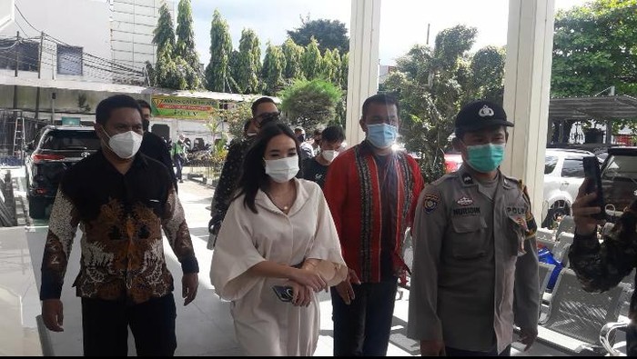 Gisel hadir sebagai saksi kasus penyebar video syur di PN Jaksel