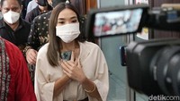 Gisel pun meminta agar wawancara dilakukan setelah persidangan. Pool/Palevi S/detikFoto