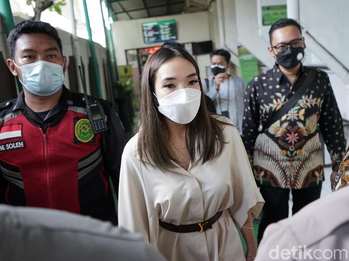 Gisella Anastasia saat ditemui di PN Jaksel.